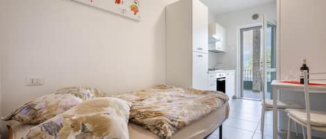 Free WiFi, bed sheets