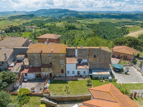 Exterior. Apartment 'Appartamento Luna' with Private Terrace, Private Garden and Air Conditioning
