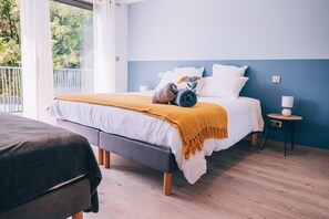 5 室のベッドルーム、アイロン / アイロン台、WiFi (無料)、ベッドシーツ