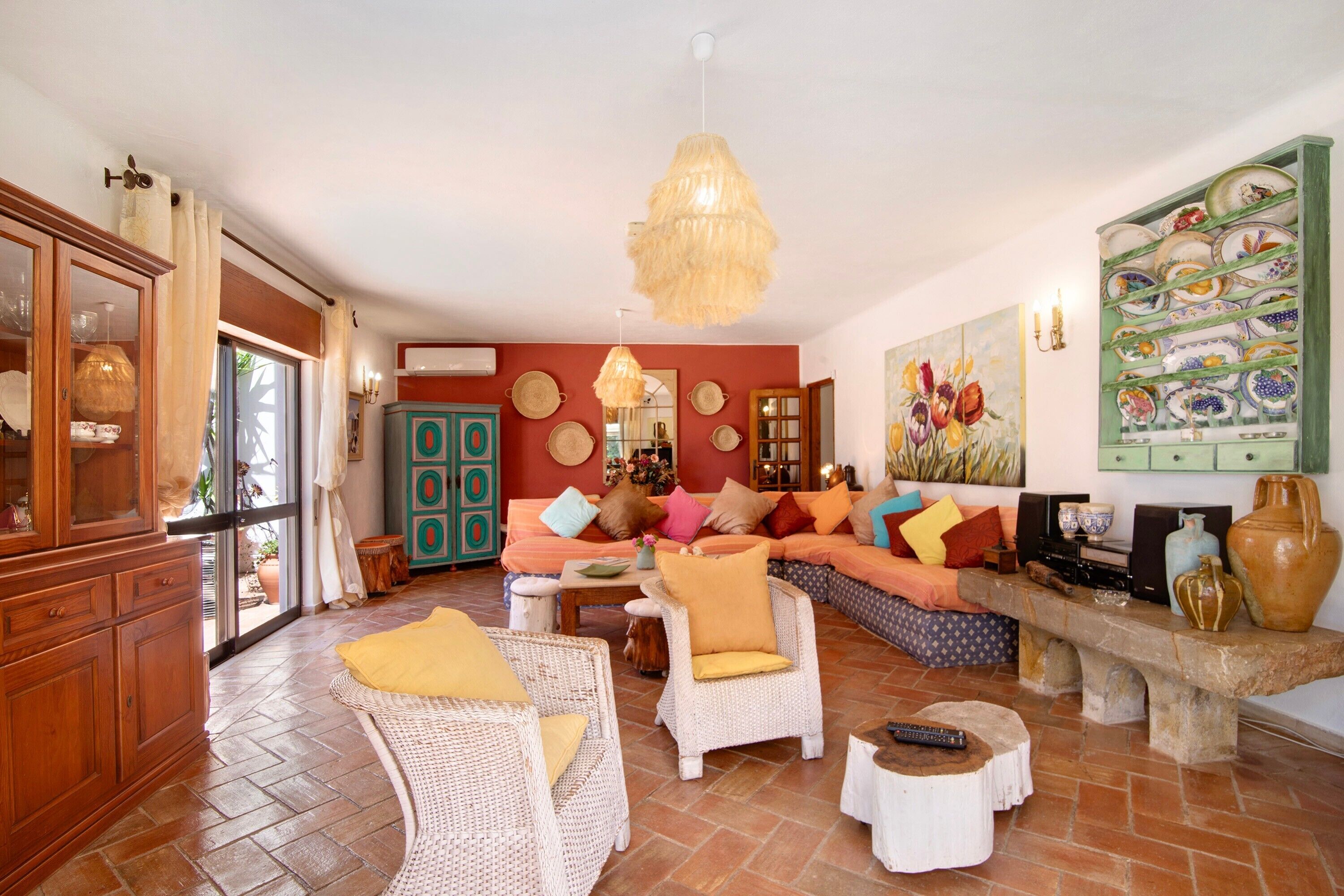 TV, fireplace, video games, DVD player