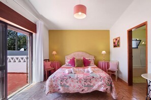 6 camere, ferro/asse da stiro, Wi-Fi gratuito, lenzuola