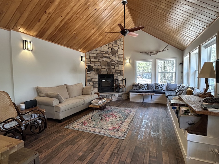 Lakeside Retreat On Ponhook Lake - 노바스코샤