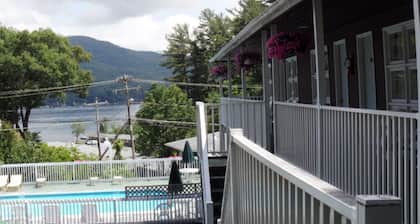 Room with Two Double beds Lake George