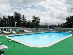 Pool - Room with Two Double beds Lake George (Lake George)