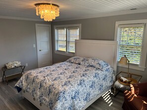 4 bedrooms, in-room safe, iron/ironing board, WiFi