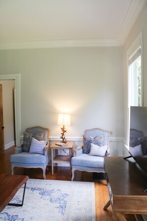 Interior - Historic home on Vermilion River (Lafayette)