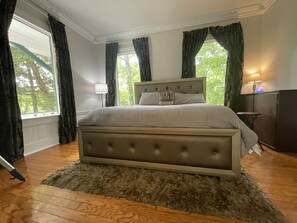 2 habitaciones, escritorio, tabla de planchar con plancha y wifi gratis