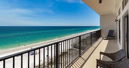 Jen's Paradise: 5-Star Luxury 9th Floor Penthouse Sleeps 12 Comfortably! Pool!