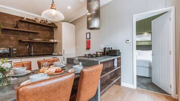 Fridge, oven, stovetop, toaster