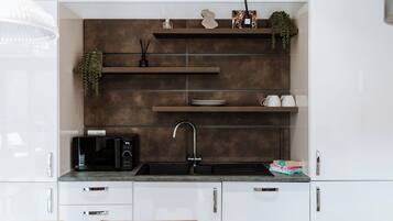 Fridge, oven, stovetop, toaster