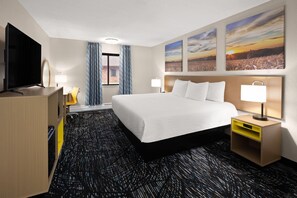 Room, 1 King Bed, Non Smoking | Iron/ironing board, free WiFi