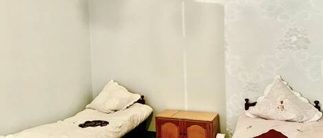 3 chambres, fer et planche Ă repasser, Wi-Fi, draps fournis