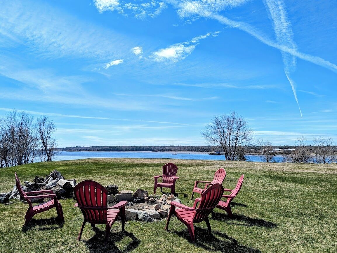Oceanside Saltwater Cottage NEW!  Sleeps 8, beach, fire pit