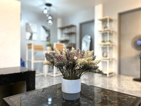 المنشأة من الداخل