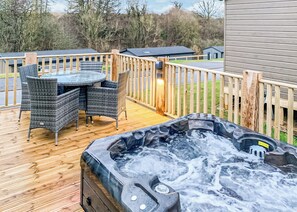 Outdoor dining - 2 bedroom accommodation in Bridgnorth (Bridgnorth)