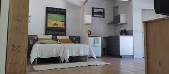 Studio Dans un Village Médiéval de la Drôme Provençale
