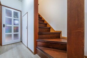 City House | Living area | 55-inch flat-screen TV with digital channels - Kyosei (Kyoto)