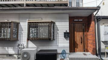 Bagian depan properti