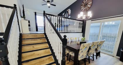4 bed 2bath 8 mins away from downtown, arena and stadium!