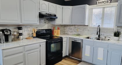 4 bed 2bath 8 mins away from downtown, arena and stadium!