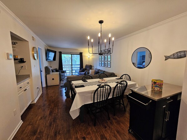 Interior - Relax by the ocean with Stig-Stay! (Hilton Head Island)