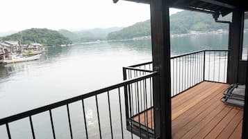 Phòng Suite, bếp nhỏ, quang cảnh biển | 3 phòng ngủ, truy cập Internet không dây miễn phí, bộ trải giường