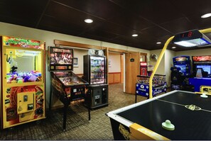Game room - Studio Condo at Grand Timber Lodge. Walking distance to town and slopes (Breckenridge)