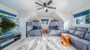 5 bedrooms, travel crib, free WiFi, bed sheets