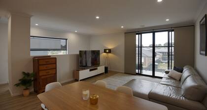 Kaythree - Perfect 3br townhouse close to the centre of Ballarat