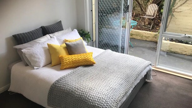 1 dormitorio, tabla de planchar con plancha, wifi gratis y ropa de cama
