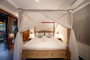2 bedrooms, iron/ironing board, WiFi, bed sheets - Private Pool Villa near to the Ubud centre (Ubud)