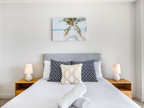 1 habitación, escritorio, tabla de planchar con plancha y wifi gratis 