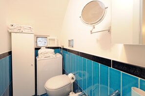 Hair dryer, towels, soap, shampoo - GIO Suite Your home in the center of Amalfi (Amalfi)