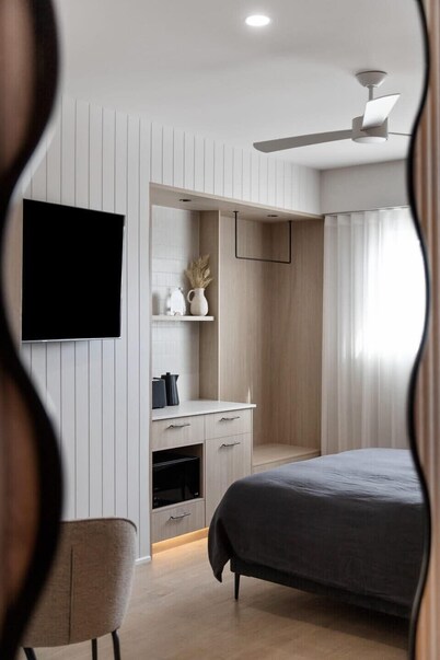 The Lodge - Room 1 - Luxury Central private Rooms, Free wifi