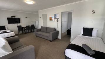 Family Apartment, 1 Bedroom, Non Smoking, Private Bathroom | Living area