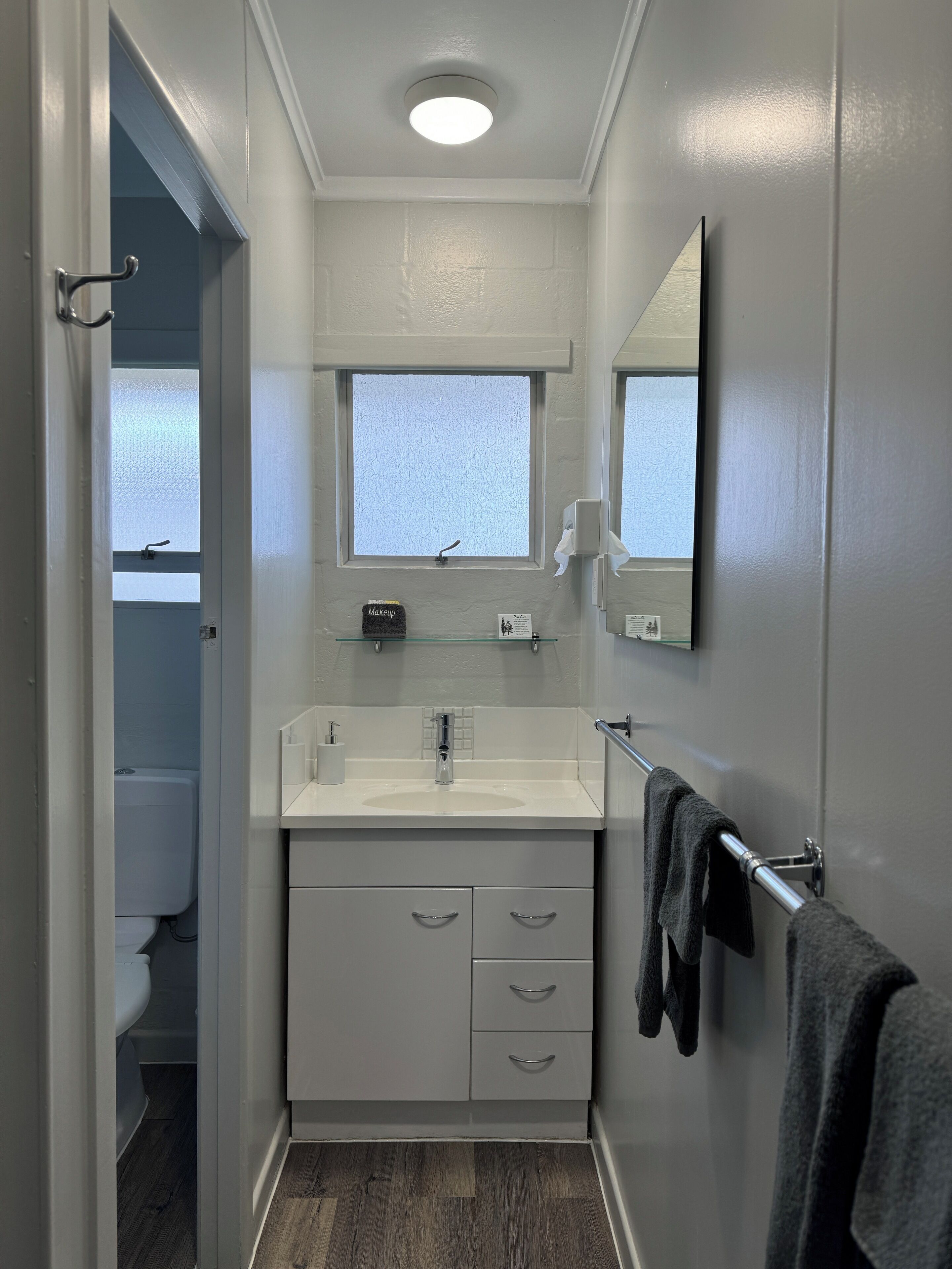 Family Apartment, 1 Bedroom, Non Smoking, Private Bathroom | Bathroom | Shower, hair dryer, towels, shampoo