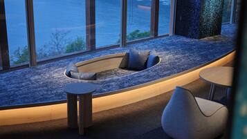 Sauna, hot tub