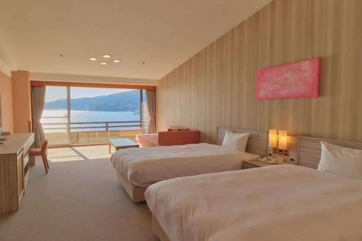 In-room safe, desk, blackout drapes, free WiFi