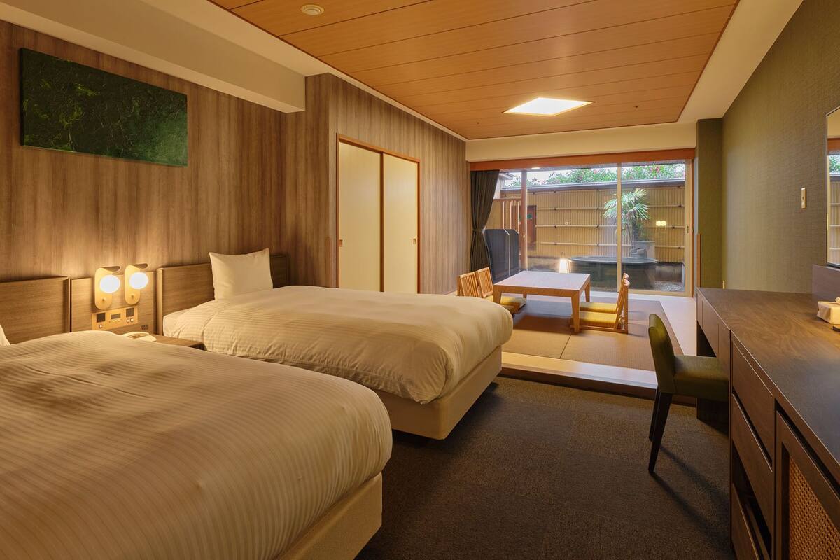 In-room safe, desk, blackout drapes, WiFi (free)