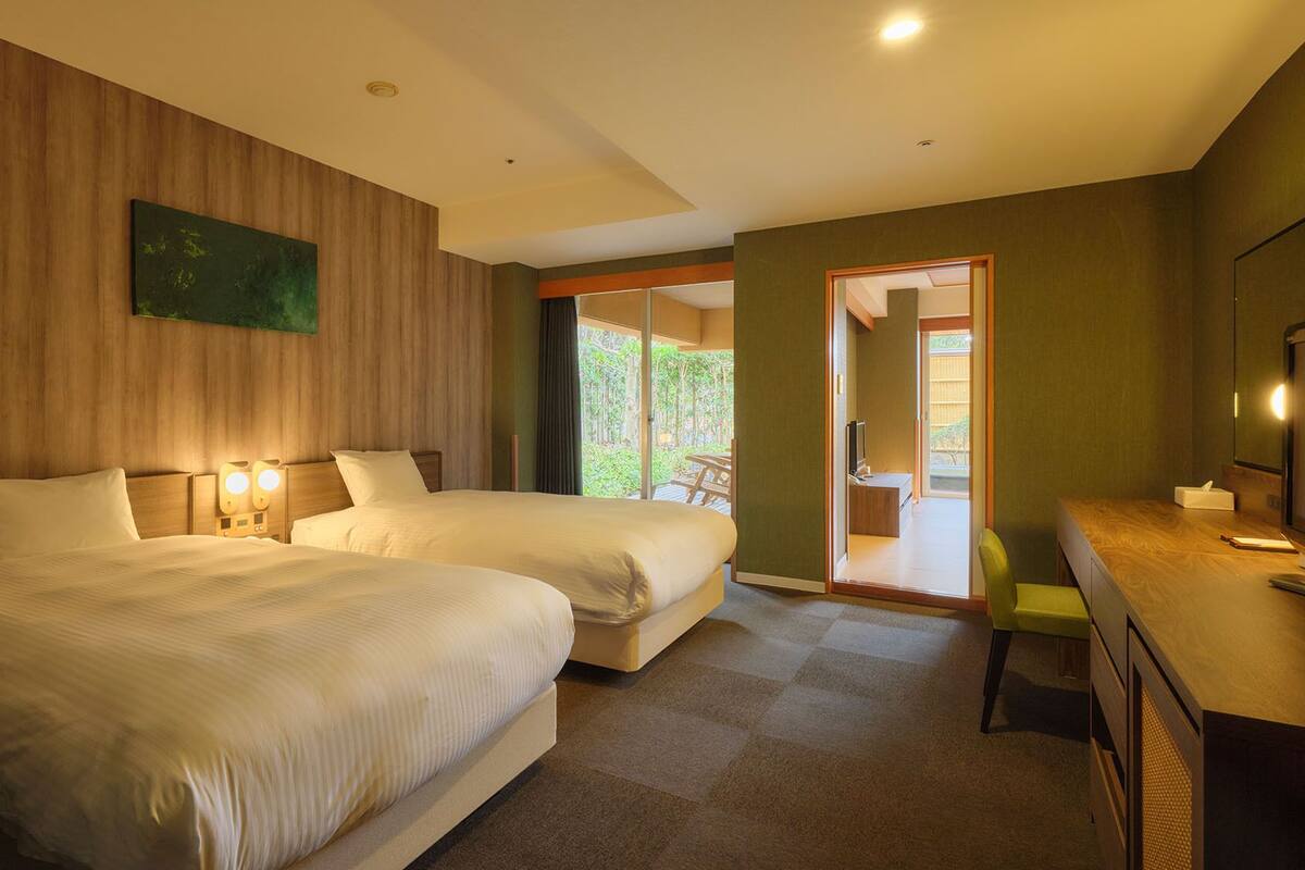 In-room safe, desk, blackout drapes, WiFi (free)