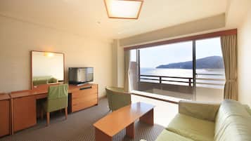 Main Building, Ocean View, Western Style Room, Non Smoking | In-room safe, desk, blackout drapes, free WiFi