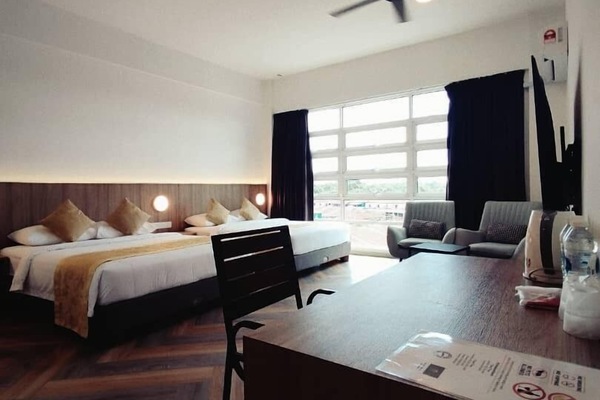 Family Studio Suite | Living area