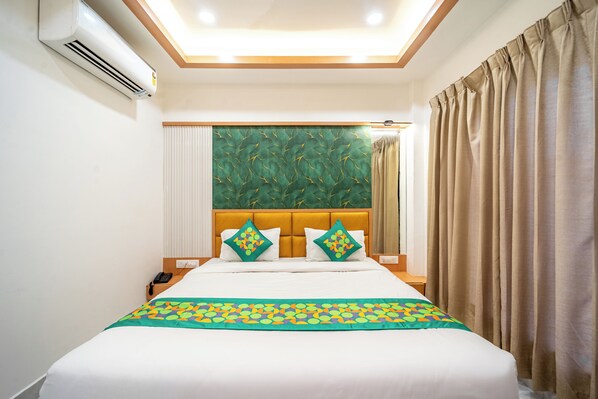 ห้องสแตนดาร์ด | โต๊ะทำงาน, ผ้าม่านกันแสง, ตกแต่งพิเศษโดยเฉพาะ, ผ้าปูที่นอน