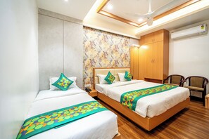 Individually furnished, desk, blackout curtains, bed sheets - Treebo Lotus Blue (Bhopal)
