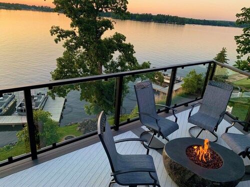 Modern Lakehome with Rooftop Deck and Fire Fixture on Lake Chetek