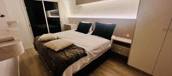 Sobrado 3 Quartos ,5 Camas ,3 Banheiros ,2 Garagens