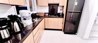Sobrado 3 Quartos ,5 Camas ,3 Banheiros ,2 Garagens