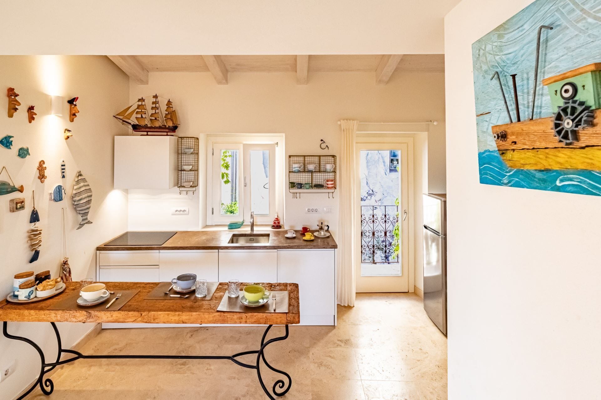 Kühlschrank, Mikrowelle, Ofen, Geschirrspüler