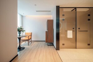 Dobbeltrom for 1 person – signature, ikke-røyk, byutsikt | Bad | Designertoalettartikler, hårføner, tøfler og håndklær