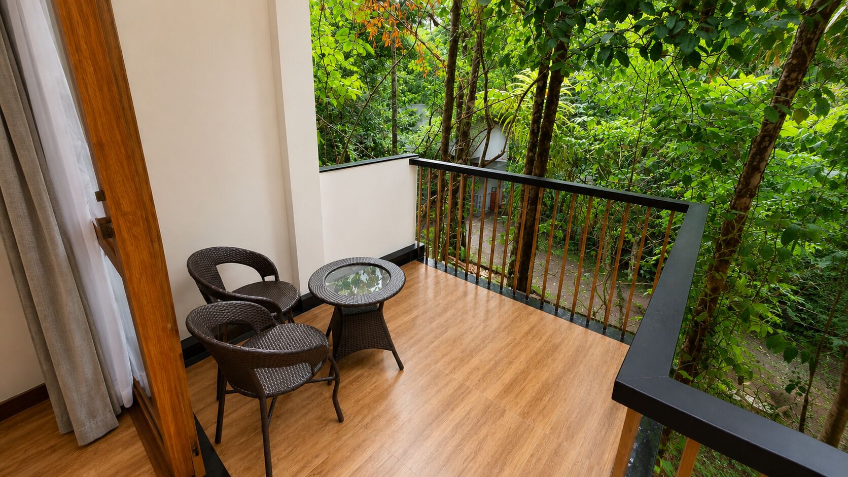 Superior Room, Lake View | Balcony view